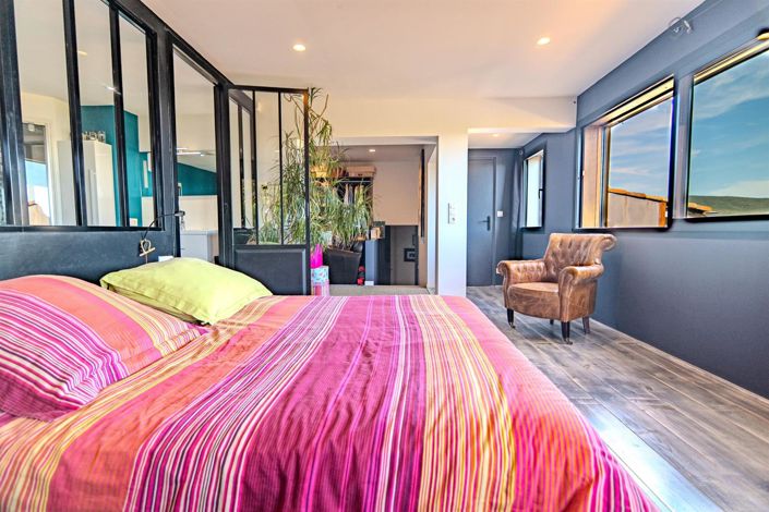 Image No.19-8 Bed House for sale