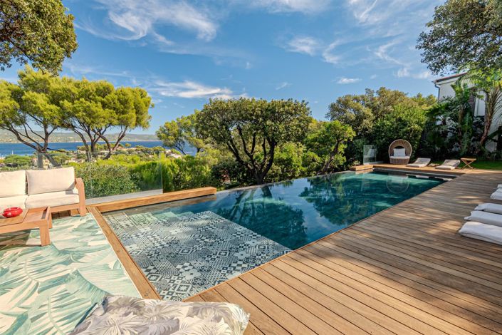 Image No.25-8 Bed House for sale