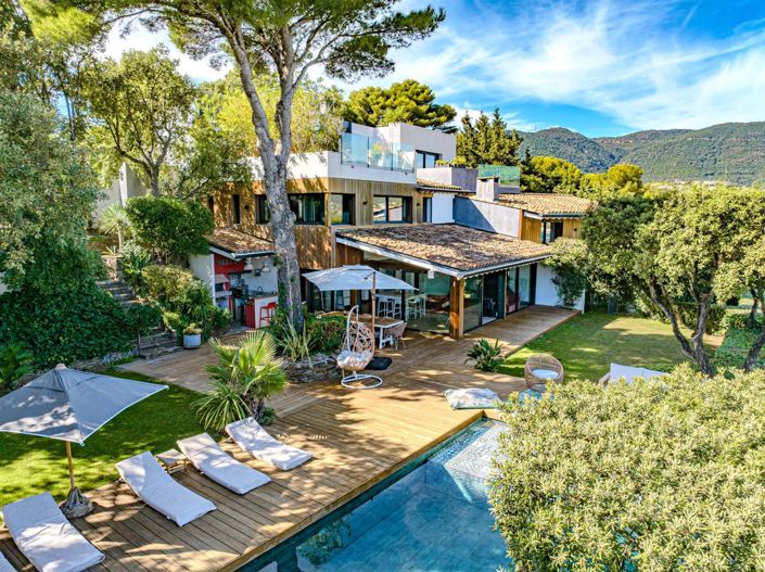 Image No.3-8 Bed House for sale