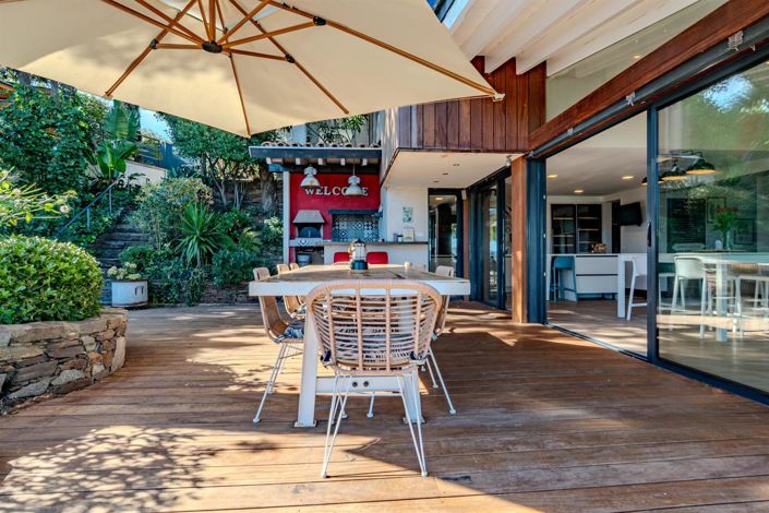 Image No.5-8 Bed House for sale