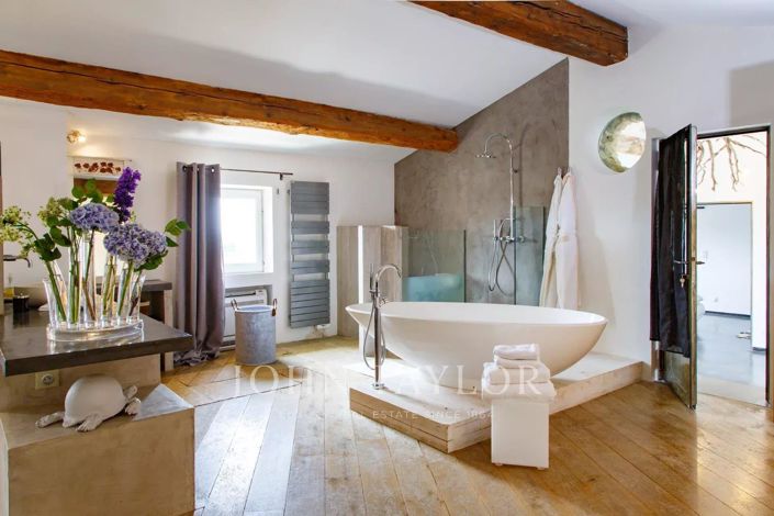 Image No.15-6 Bed House for sale