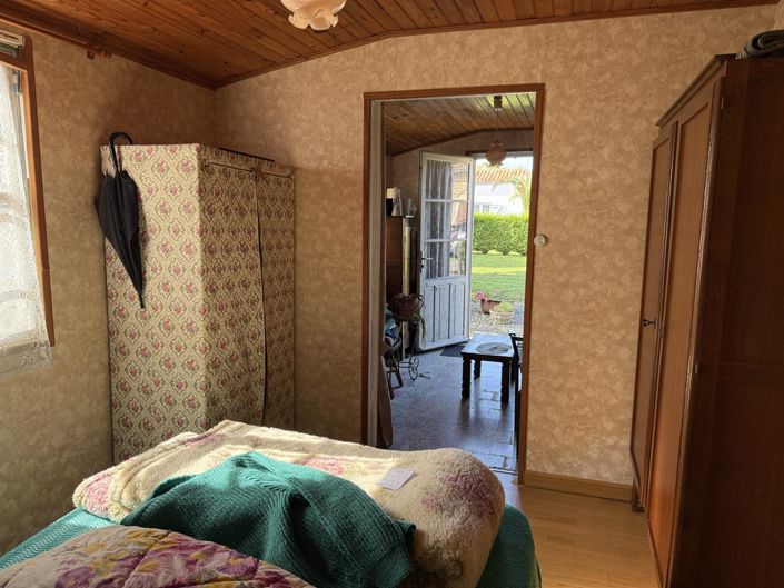 Image No.10-1 Bed House for sale