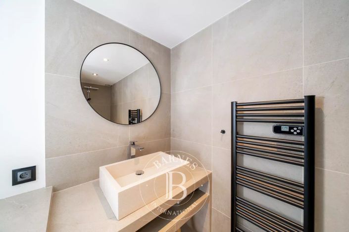 Image No.10-5 Bed House for sale