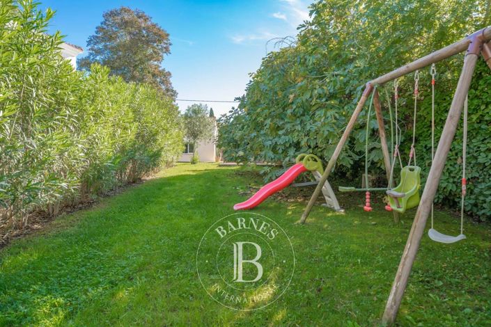 Image No.12-5 Bed House for sale