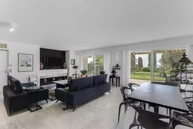 Image No.5-3 Bed Property for sale