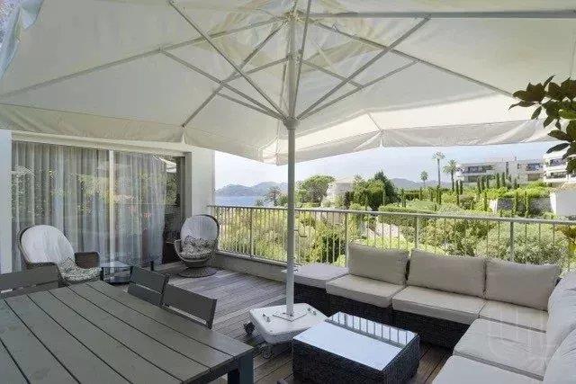 Image No.8-3 Bed Property for sale