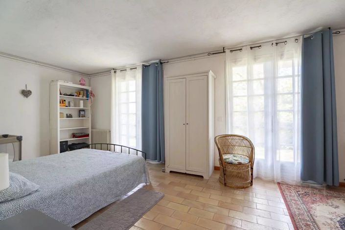 Image No.10-5 Bed House for sale