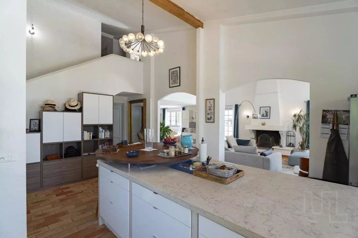 Image No.7-5 Bed House for sale