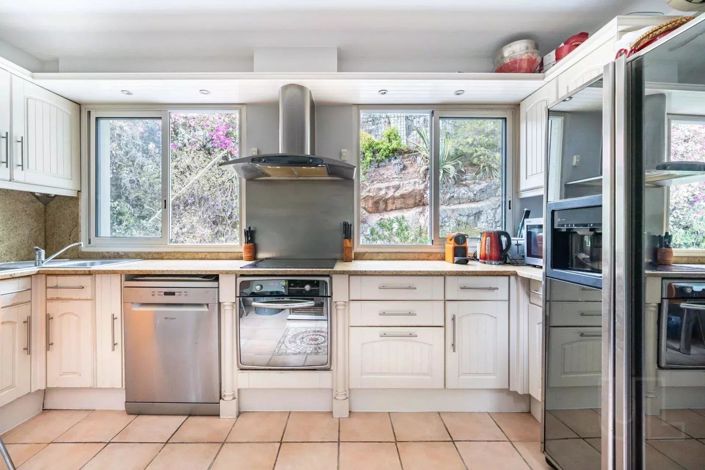 Image No.5-5 Bed House for sale