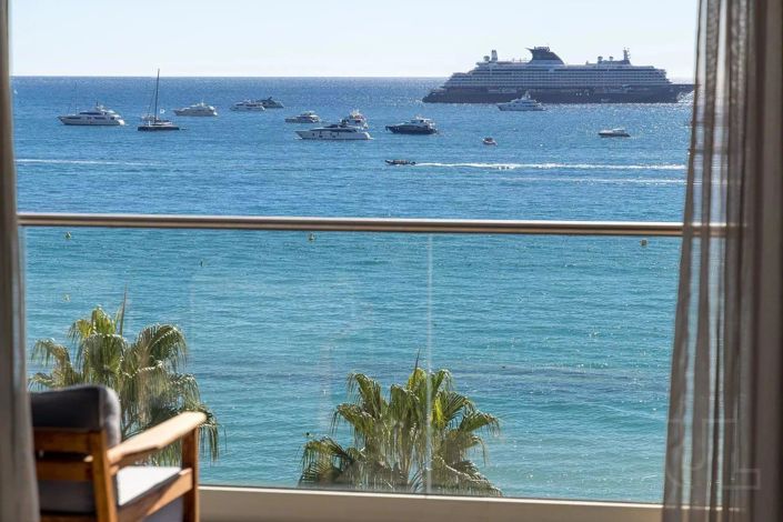 Image No.12-1 Bed Property for sale