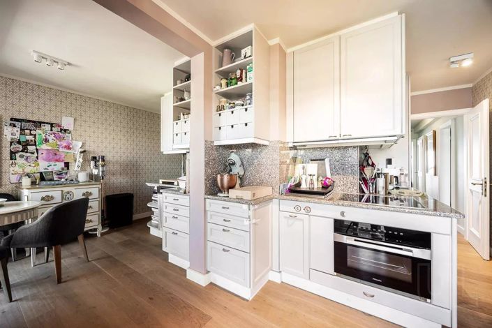 Image No.10-2 Bed Property for sale