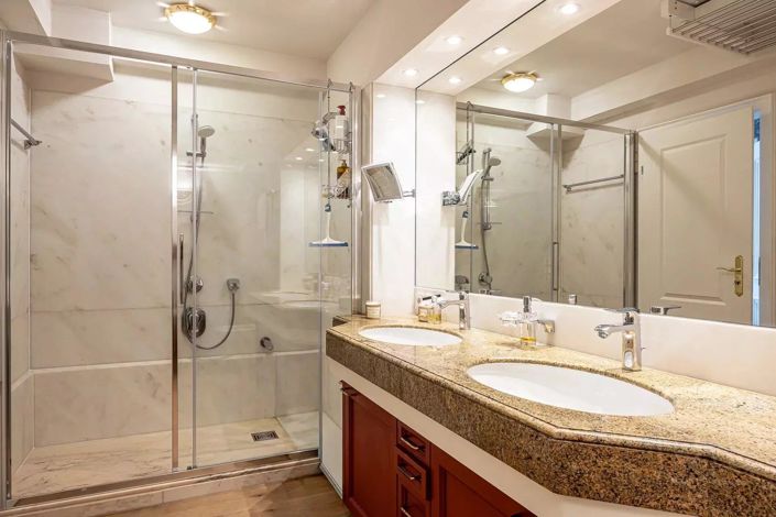 Image No.9-2 Bed Property for sale