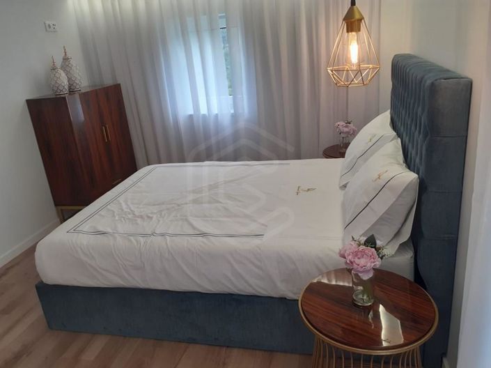 Image No.12-3 Bed House for sale