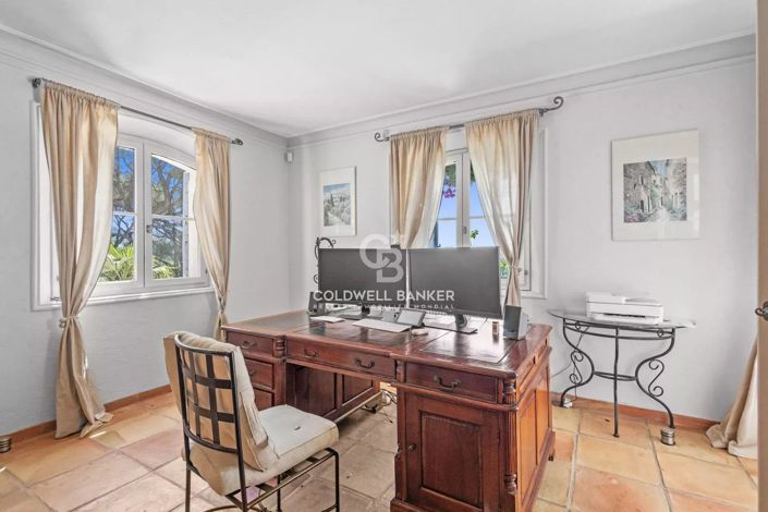 Image No.14-5 Bed House for sale