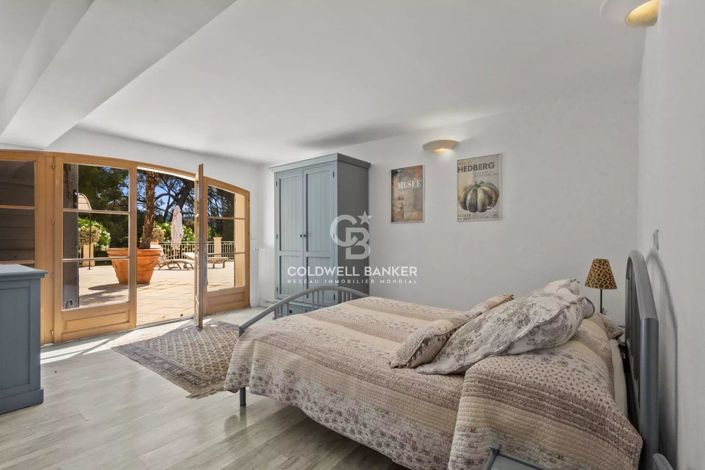 Image No.18-5 Bed House for sale