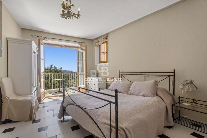 Image No.19-5 Bed House for sale