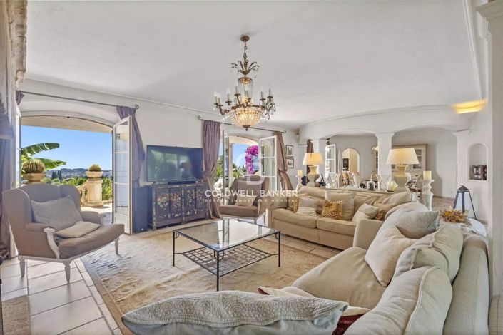 Image No.8-5 Bed House for sale