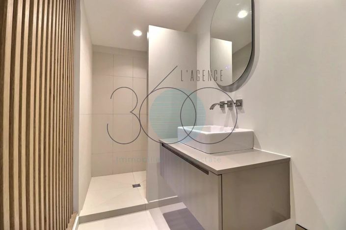 Image No.21-5 Bed House for sale