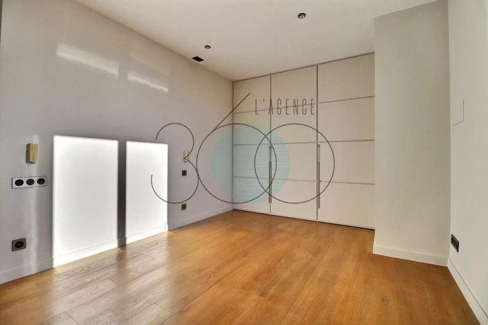 Image No.22-5 Bed House for sale