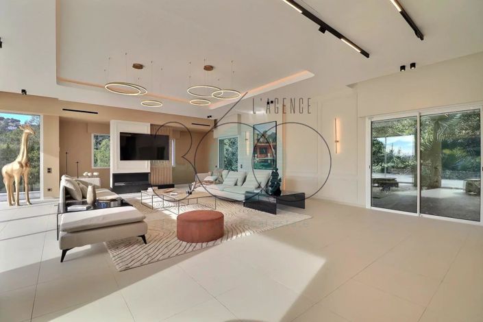 Image No.3-5 Bed House for sale