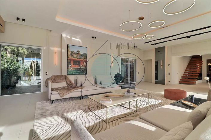 Image No.4-5 Bed House for sale