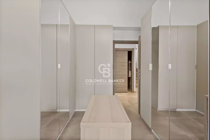 Image No.10-5 Bed House for sale