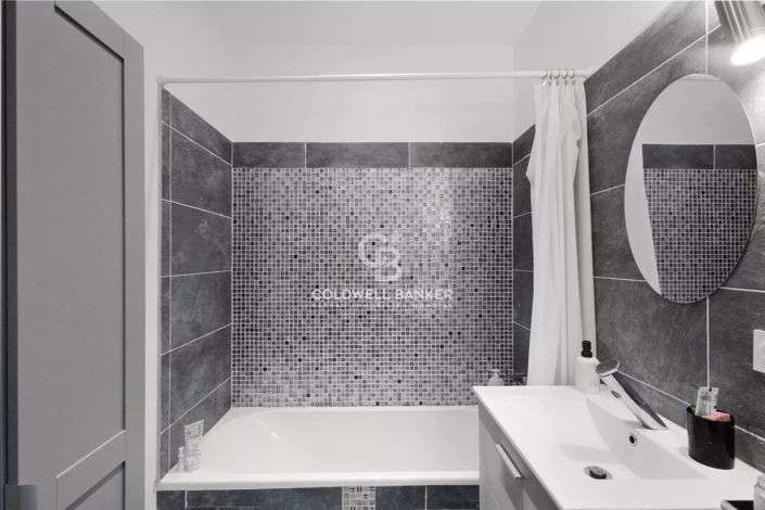 Image No.15-5 Bed House for sale