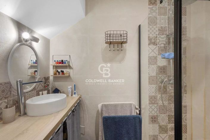 Image No.17-5 Bed House for sale