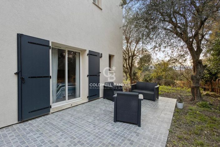 Image No.20-5 Bed House for sale