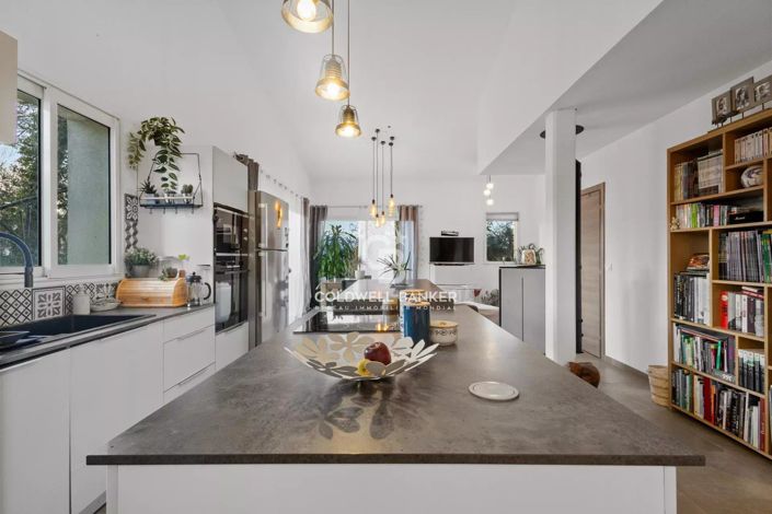 Image No.3-5 Bed House for sale