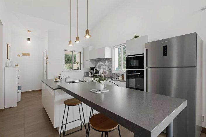 Image No.4-5 Bed House for sale