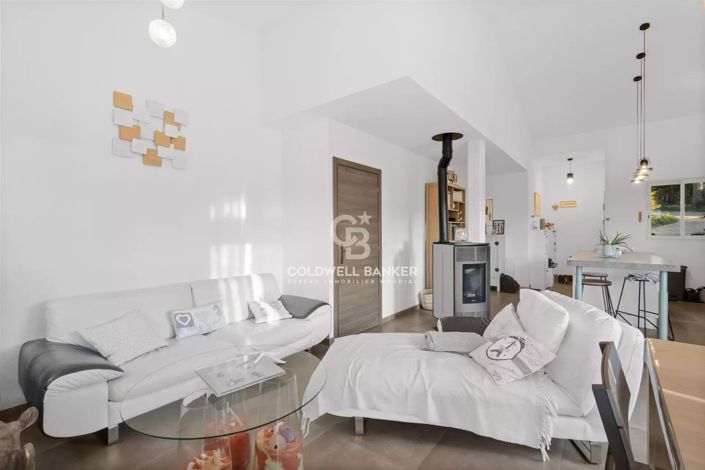 Image No.6-5 Bed House for sale