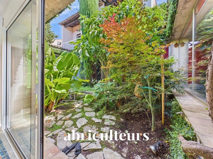 Image No.12-5 Bed House for sale