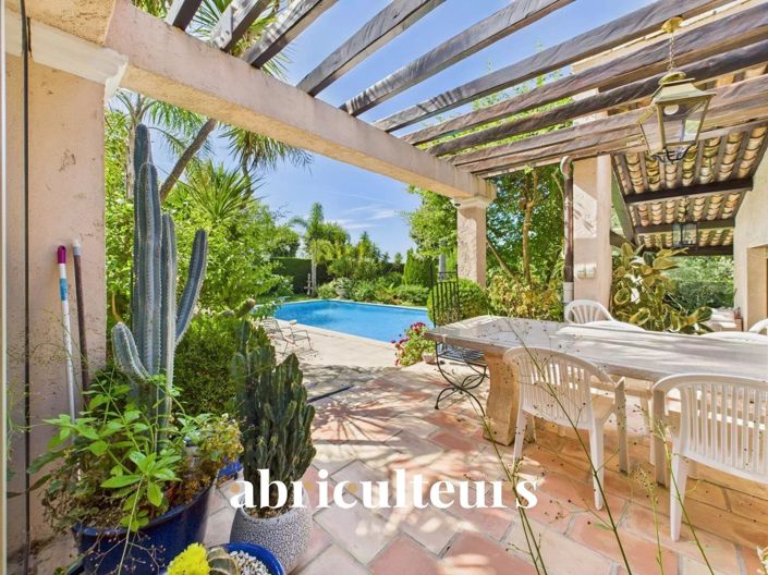 Image No.2-5 Bed House for sale