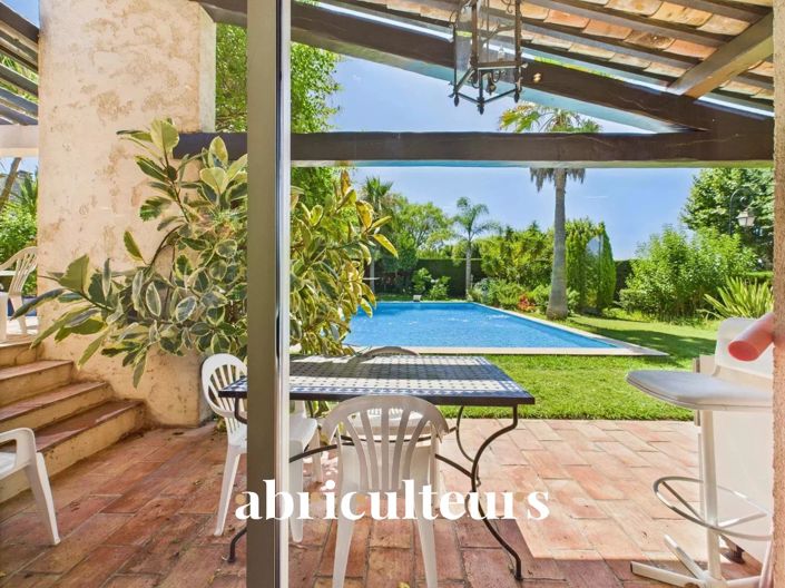 Image No.6-5 Bed House for sale