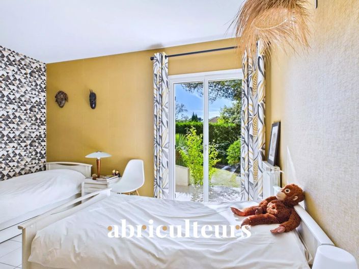 Image No.14-4 Bed House for sale