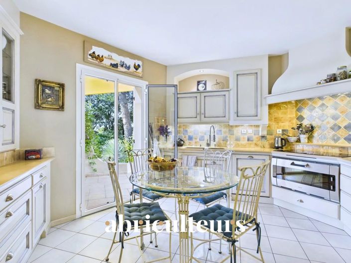 Image No.7-4 Bed House for sale