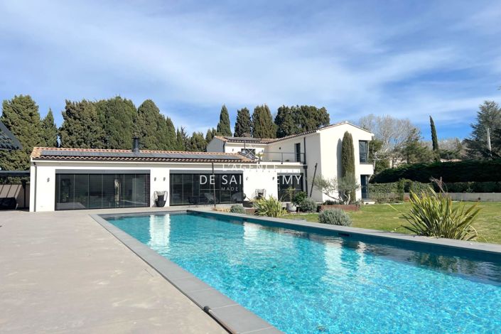 Image No.1-4 Bed House for sale