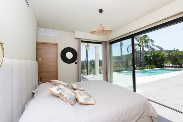 Image No.11-5 Bed House for sale