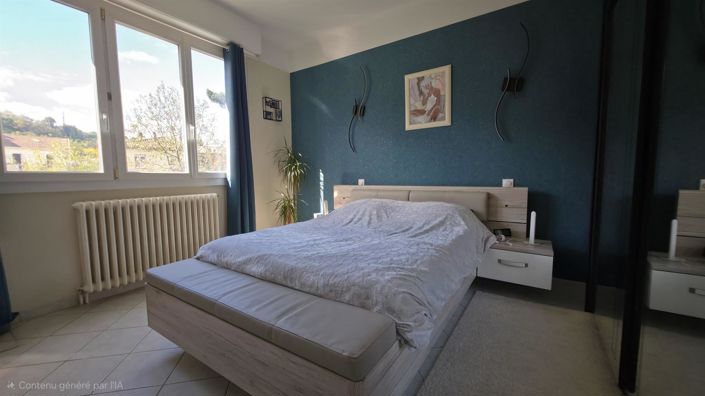 Image No.11-3 Bed House for sale