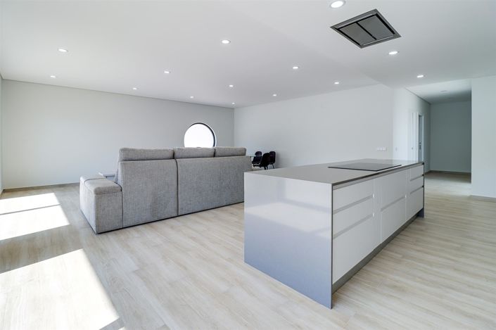 Image No.10-3 Bed House for sale