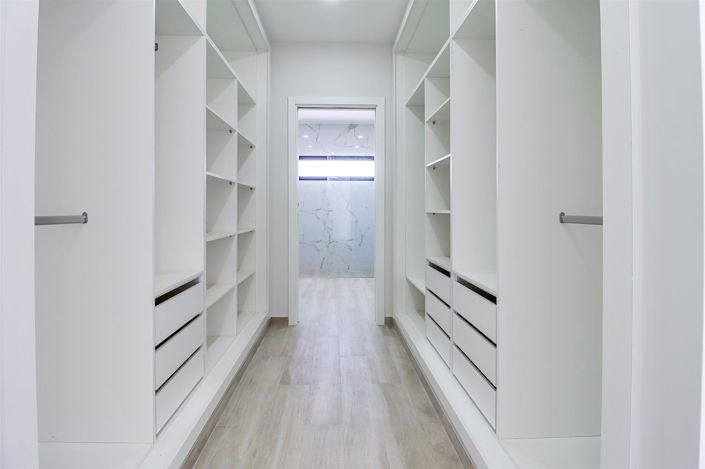 Image No.15-3 Bed House for sale