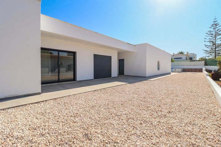 Image No.26-3 Bed House for sale