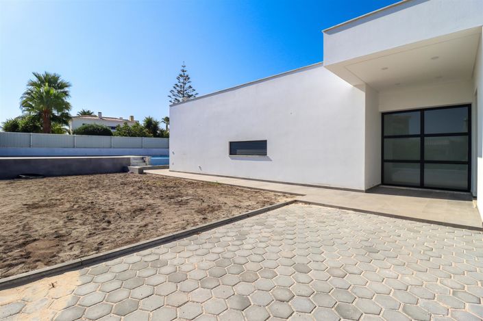 Image No.31-3 Bed House for sale