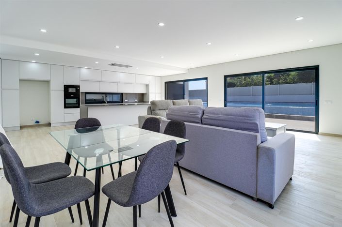 Image No.9-3 Bed House for sale