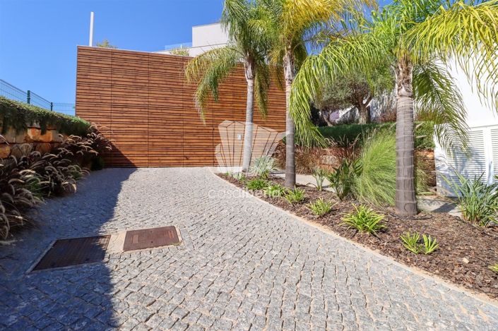 Image No.10-4 Bed House for sale