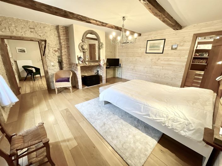 Image No.11-5 Bed House for sale