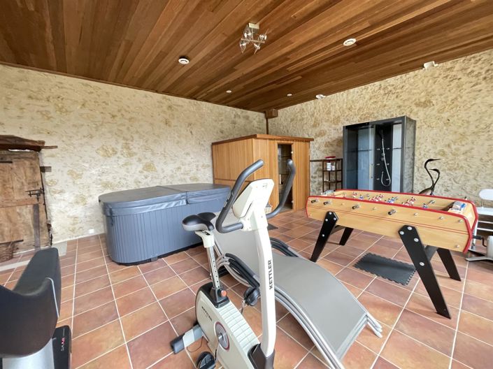 Image No.17-5 Bed House for sale