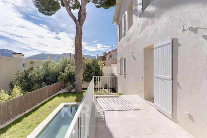 Image No.2-4 Bed House for sale