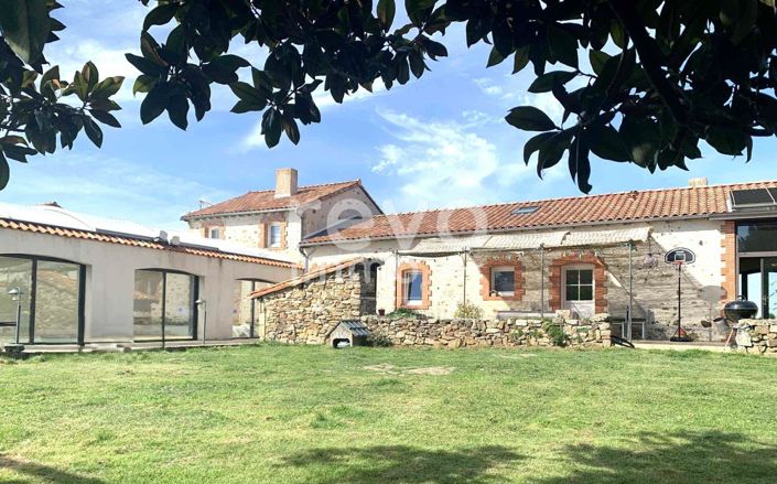 Image No.1-4 Bed House for sale